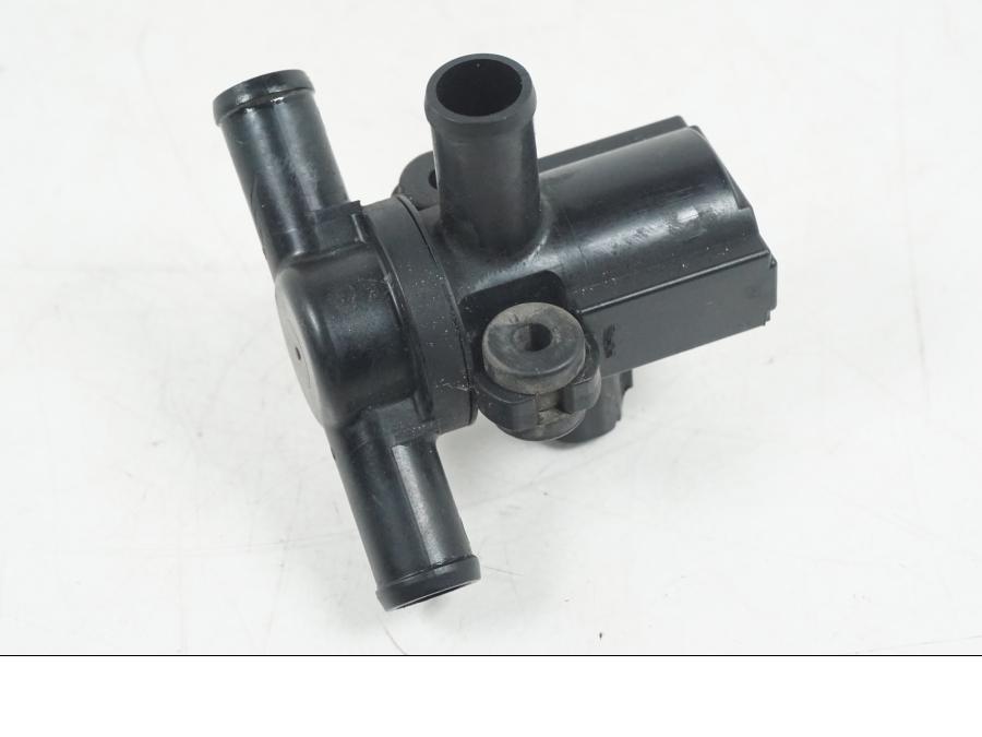 Höger sida på Second Air från en Ducati Hyperstrada -2013 motorcykel.