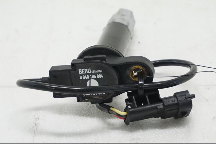 Framsidan på Tändspole från en Ducati Hypermotard -2020 motorcykel.