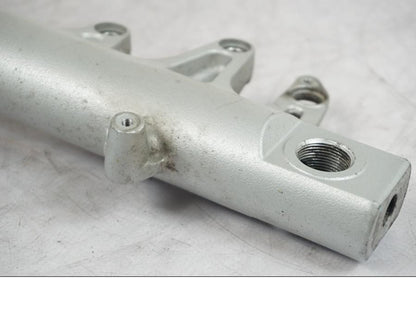 Höger sida på Gaffelben från en BMW R 1200 R -2007 motorcykel.