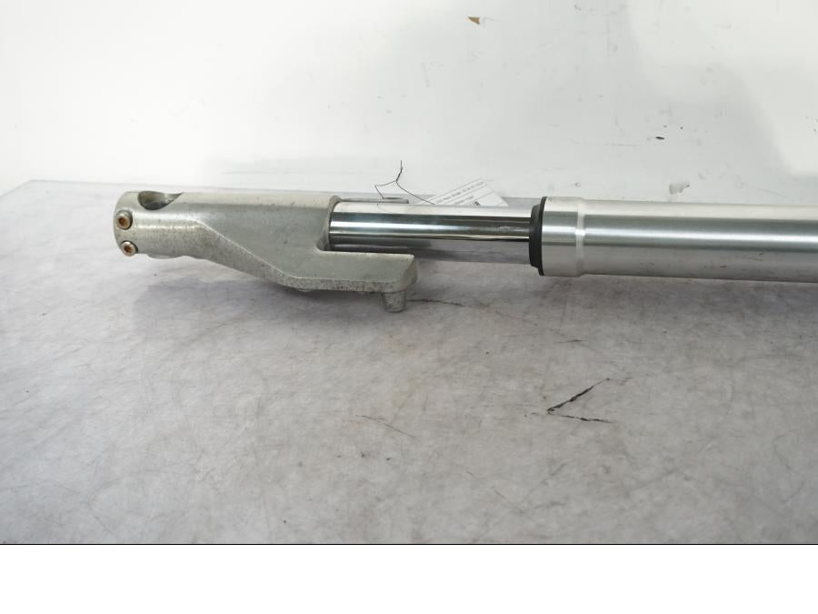 Baksidan på Gaffelben från en Kawasaki VN 1500 Mean Streak -2002 motorcykel.