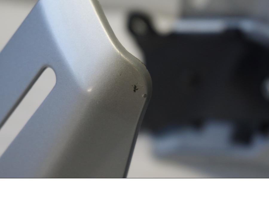 Snett nerifrån på Skylthållare från en Honda CBR 600 RR -2004 motorcykel.