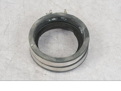 Höger sida på Insug från en KTM 1290 Super Adventure R -2018 motorcykel.