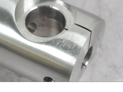 Höger sida på Gaffelben från en Kawasaki VN 1500 -1999 motorcykel.