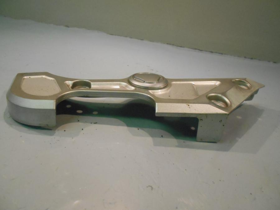 Höger sida på Dekorkåpa från en Yamaha FZS 1000 -2002 motorcykel.