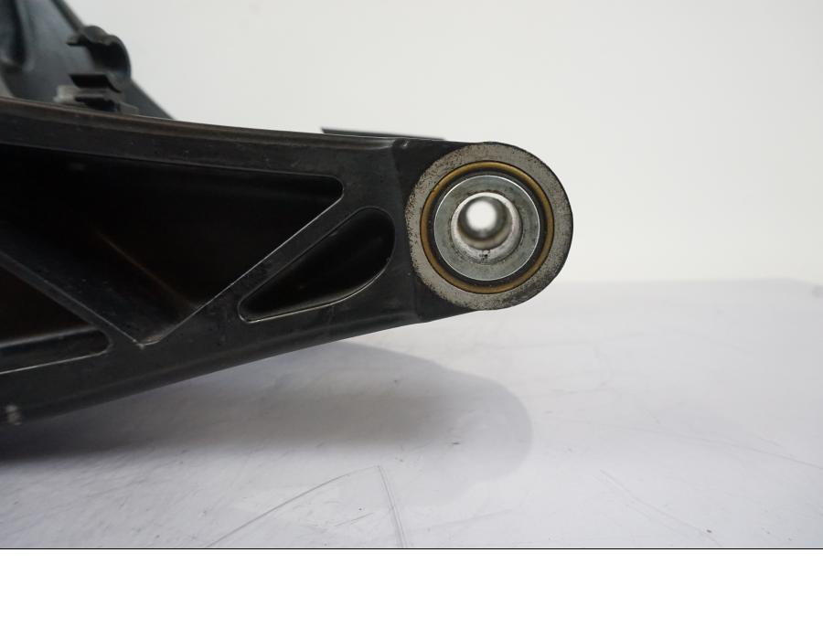 Extrabild3 på Sving från en KTM 790 Duke -2019 motorcykel.