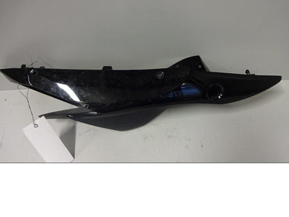 Snett uppifrån på Bakvinge från en Suzuki GSX-R 750 -2015 motorcykel.