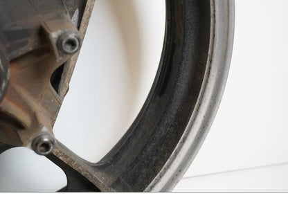 Höger sida på Fälg från en Yamaha FJ 1200 -1986 motorcykel.