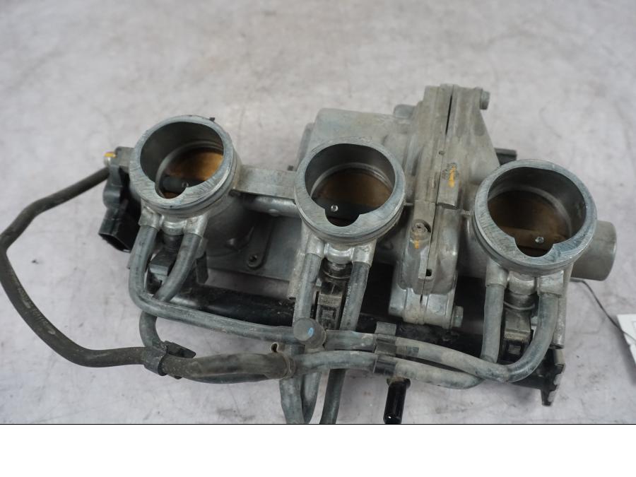 Extrabild1 på Spjällhus från en Triumph Tiger Explorer -2016 motorcykel.