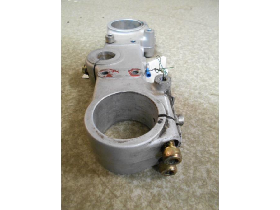 Höger sida på Gaffelkrona från en Ducati Monster 600 -1998 motorcykel.