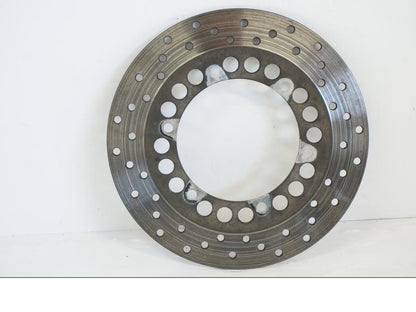 Baksidan på Bromsskiva från en Yamaha TDM 850 -1998 motorcykel.