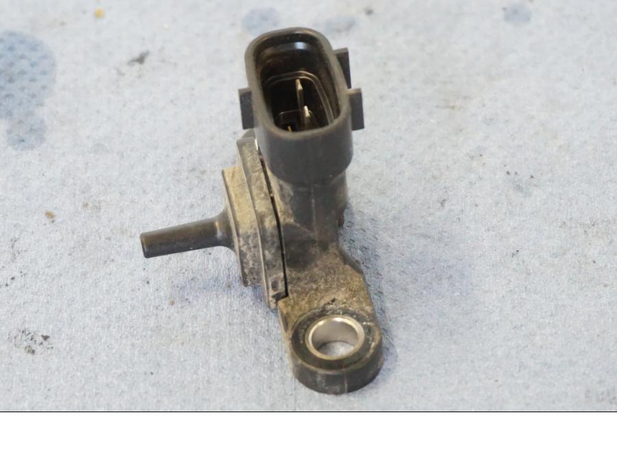 Baksidan på Mapsensor från en Yamaha X-Max 250 -2016 scooter.