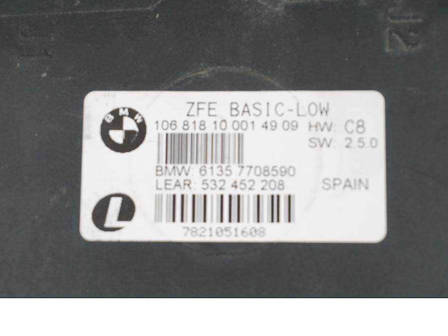 Vänster sida på ZFE styrbox från en BMW F 650 GS -2010 motorcykel.