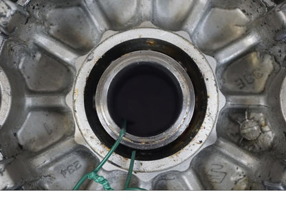 Extrabild4 på Drevfäste från en Suzuki GSX 1300 RX -1999 motorcykel.