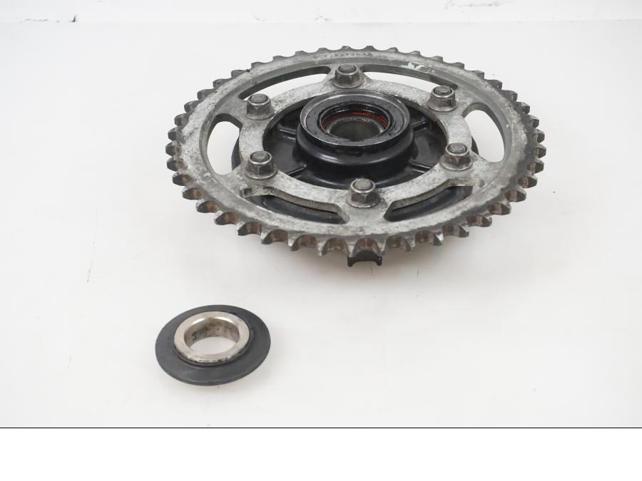 Framsidan på Drevfäste från en Yamaha YZF 1000 R1 -2001 motorcykel.