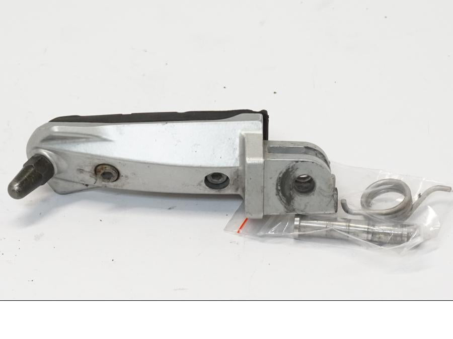 Vänster sida på Fotpinne från en BMW R 1150 RS -2004 motorcykel.