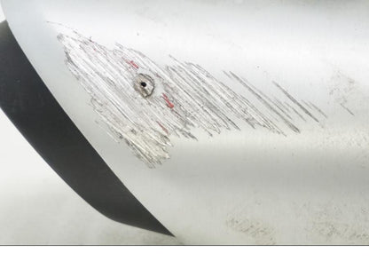 Baksidan på Ljuddämpare från en Ducati Hypermotard -2020 motorcykel.