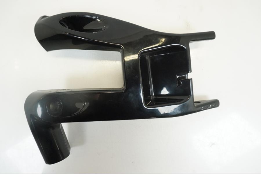 Baksidan på Fotplattefäste från en H-D Softail -2018 motorcykel.