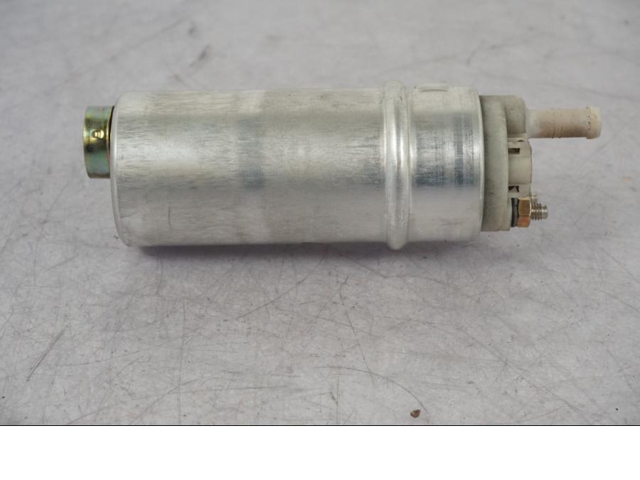 Höger sida på Bensinpump insprut från en BMW R 1100 GS -1998 motorcykel.