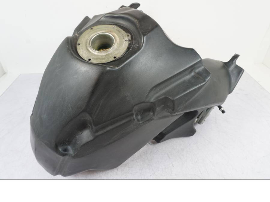 Framsidan på Bensintank från en BMW R 1200 GS -2005 motorcykel.