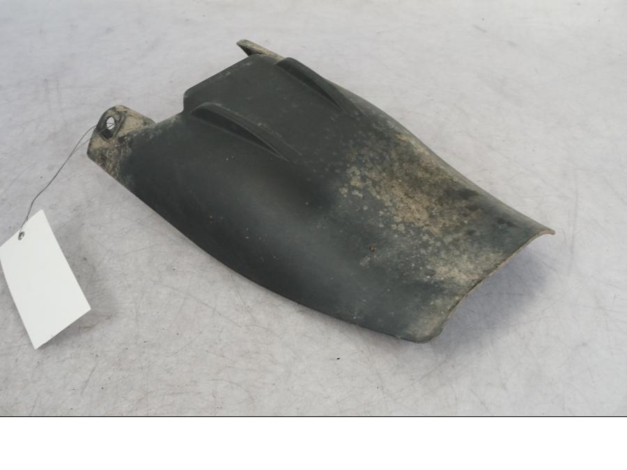 Baksidan på Stänkskydd från en KTM 1290 Super Adventure R -2018 motorcykel.