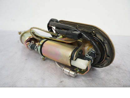 Snett uppifrån på Bensinpump insprut från en Kawasaki VN 1500 -2003 motorcykel.