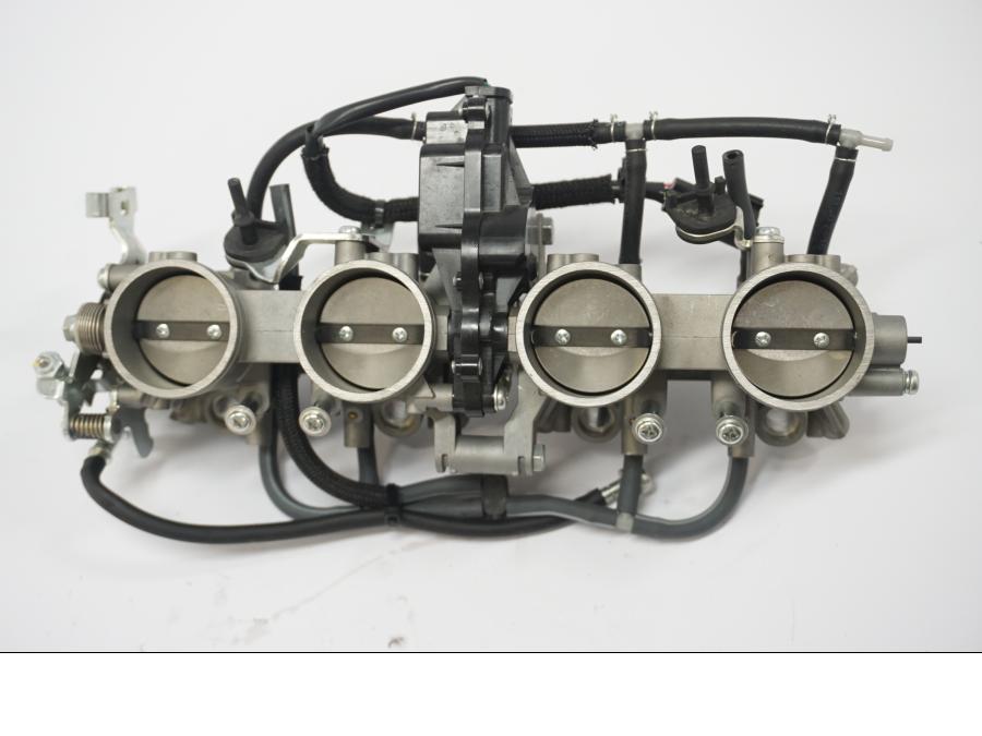 Snett nerifrån på Spjällhus från en Kawasaki Z 900 -2019 motorcykel.