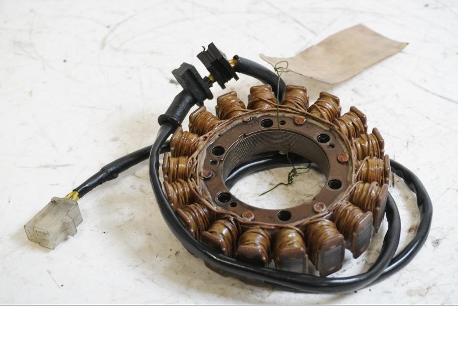 Framsidan på Generator från en Honda XL 600 V -1987 motorcykel.