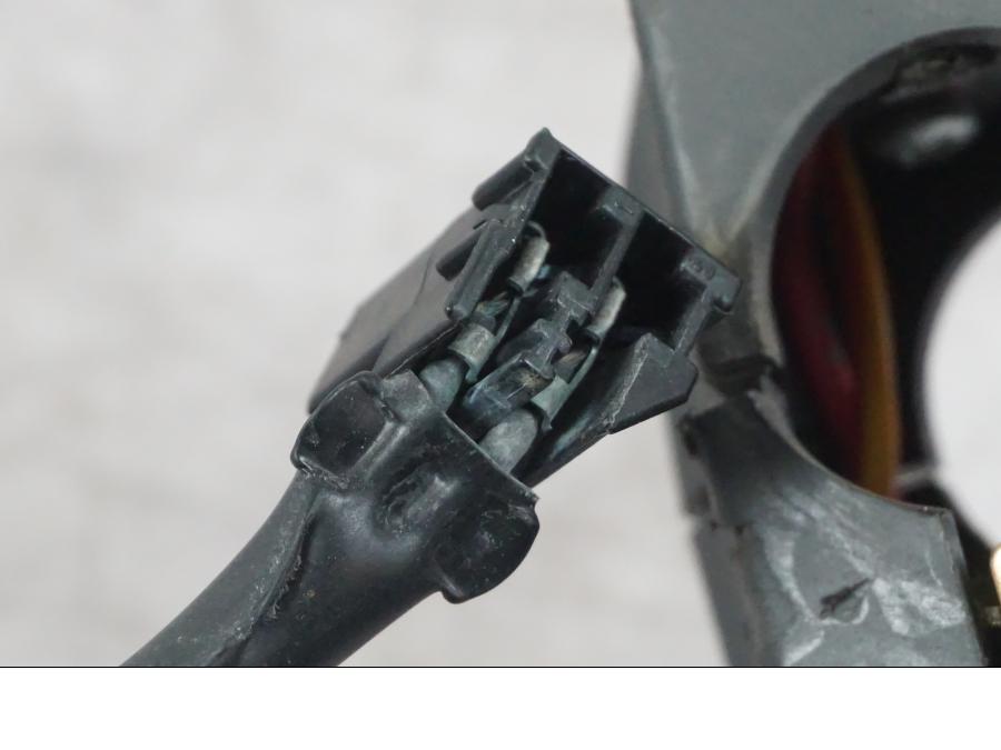 Extrabild1 på Styrelreglage från en Kawasaki ZX-6R -2006 motorcykel.