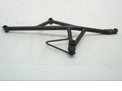 Framsidan på Fotpinnefäste från en Kawasaki Versys 650 -2008 motorcykel.