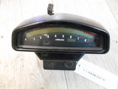 Framsidan på Varvräknare från en Suzuki M 1800 -2009 motorcykel.