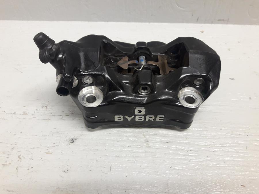 Framsidan på Bromsok från en KTM 125 Duke -2017 motorcykel.