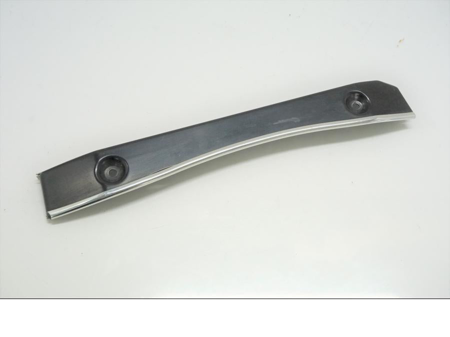 Framsidan på Kylarvinge från en Yamaha XVZ 1300 -1997 motorcykel.