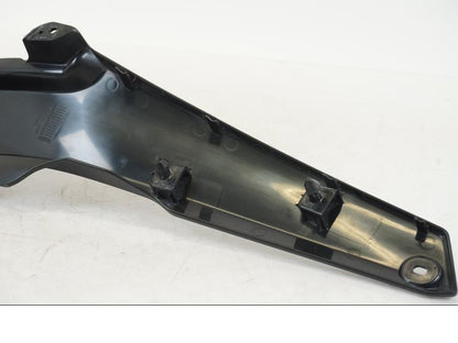 Höger sida på Sidopanel från en Yamaha YZF R7 -2022 motorcykel.