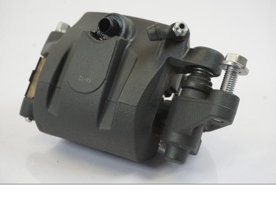 Höger sida på Bromsok från en Triumph Trident -2021 motorcykel.