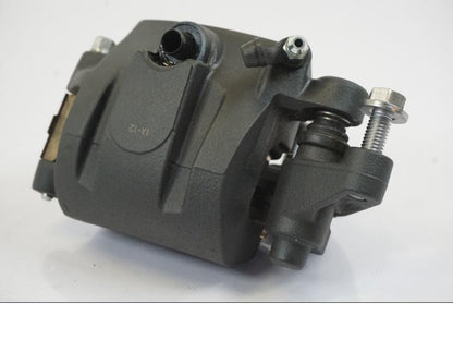 Höger sida på Bromsok från en Triumph Trident -2021 motorcykel.