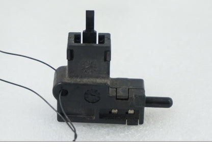 Baksidan på Kopplingskontakt från en Aprilia RSV 1000 -2010 motorcykel.