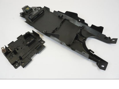 Framsidan på Undertail från en Triumph Trident -2021 motorcykel.