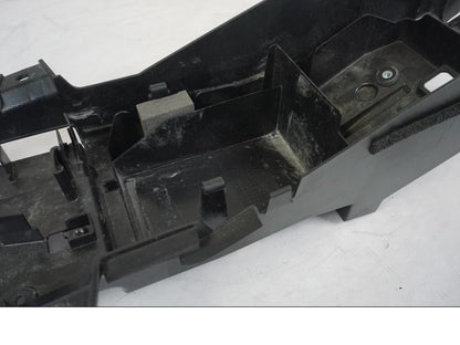 Vänster sida på Undertail från en Yamaha MT-09 -2019 motorcykel.
