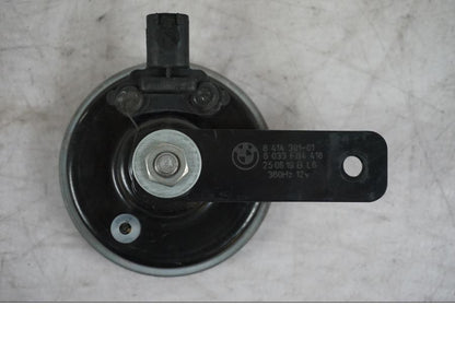 Baksidan på Signalhorn / Tuta från en BMW S 1000 XR -2019 motorcykel.