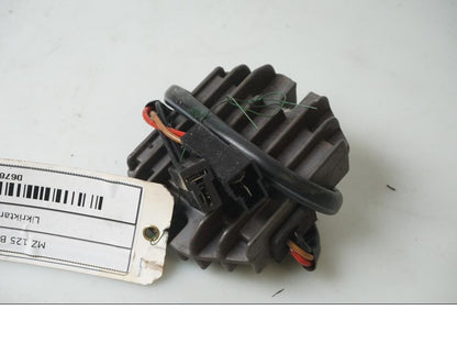 Baksidan på Likriktare från en MZ 125 -2003 motorcykel.