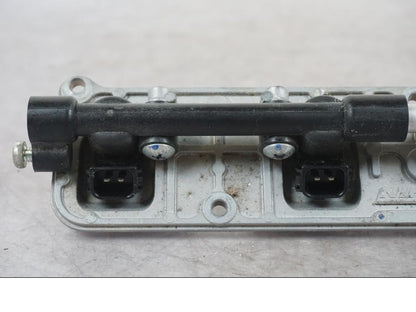 Baksidan på Fuel Rail från en Kawasaki ZX-6R -2006 motorcykel.