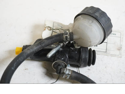 Höger sida på Bromshuvudcylinder från en KTM 125 Duke -2014 motorcykel.