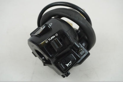 Framsidan på Styrelreglage från en Honda CBR 1000 -2005 motorcykel.