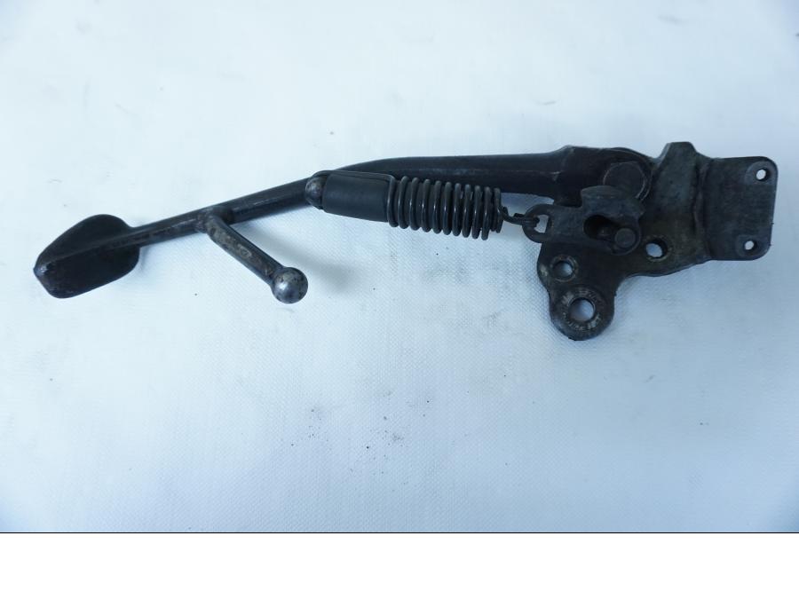 Baksidan på Sidostöd från en Yamaha YZF 1000 R -1997 motorcykel.