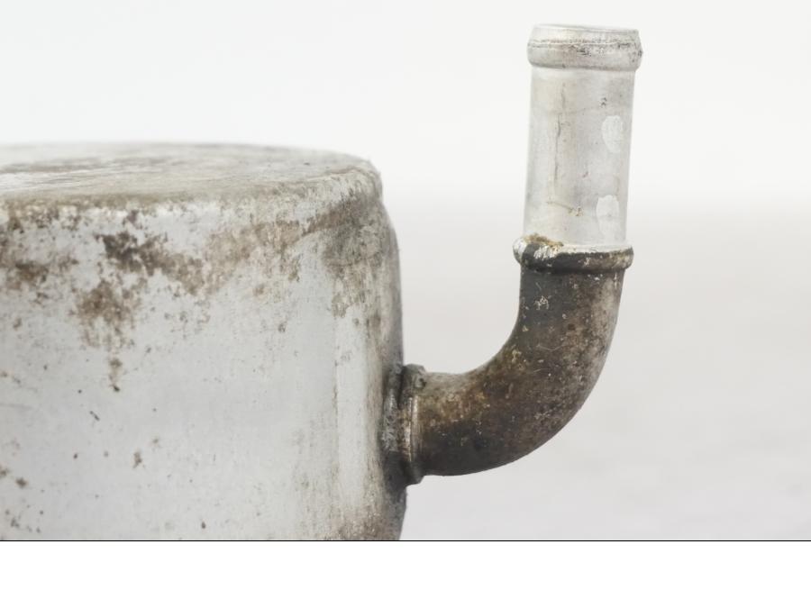 Snett nerifrån på Oljekyl från en Kawasaki ZX-10R -2008 motorcykel.