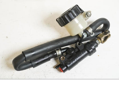 Baksidan på Bromshuvudcylinder från en Yamaha XTZ 750 -1993 motorcykel.