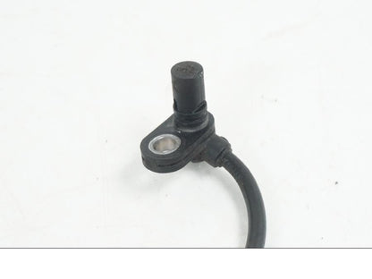 Baksidan på ABS givare från en Ducati Hyperstrada -2013 motorcykel.