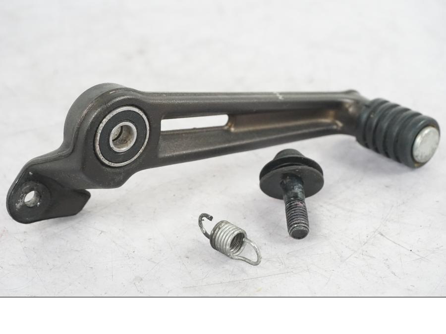 Framsidan på Bromspedal från en KTM 390 Duke -2018 motorcykel.