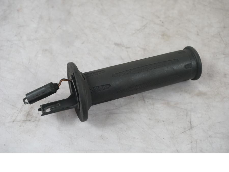 Framsidan på Värmehandtag från en BMW F 800 R -2018 motorcykel.