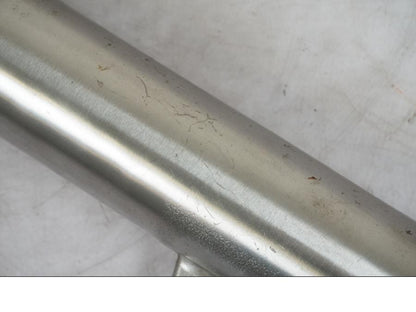 Höger sida på Gaffelben från en Suzuki SV 650 -1999 motorcykel.